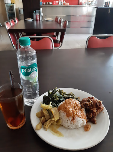 Martabak, Pempek, dan Batagor, Ny. Ong - Mertoyudan