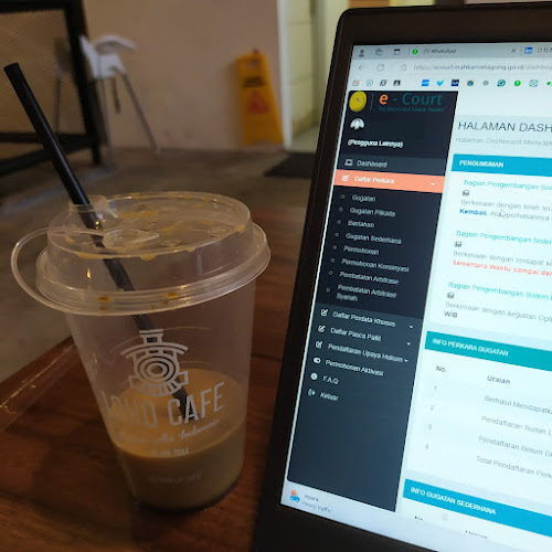 Opinii despre Loko Cafe - Semarang Tawang în Kota Semarang - Gastronomi dan perhotelan