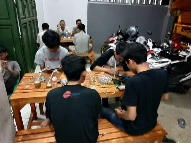 TOKO GAYATRI, KOS GAYATRI - Gastronomi dan perhotelan