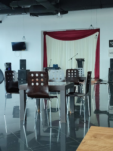 Top Pena Cafe & Resto - Gastronomi dan perhotelan