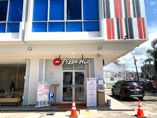 Pizza Hut Restoran - Gastronomi dan perhotelan