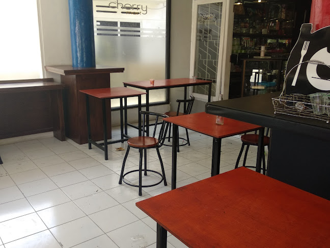 Opinii despre Cherry Mart Bukittinggi în Kota Bukittinggi - Gastronomi dan perhotelan