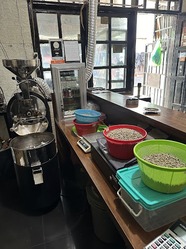 Lorong 56 No.25, RW.02, Pisang Sel., Kec. Ujung Pandang, Kota Makassar, Sulawesi Selatan 90114