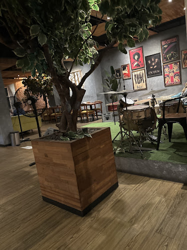 Comentarii opinii despre Loteng Cafe Modernland