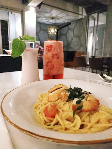 OURA - Cafe & Restaurant - Kota Malang