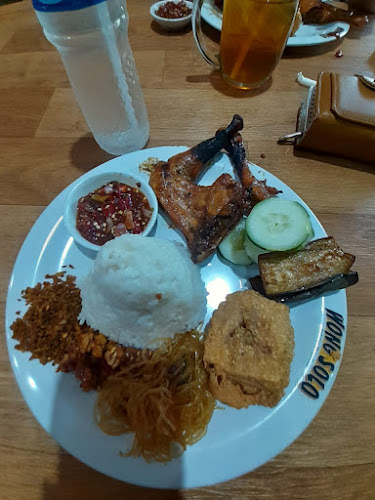 Comentarii opinii despre AYAM BAKAR WONG SOLO RUNGKUT MADYA