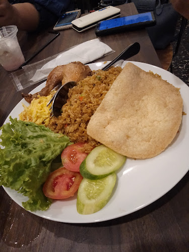 Opinii despre La Basil Koffie & Resto în Kota Bandung - Gastronomi dan perhotelan