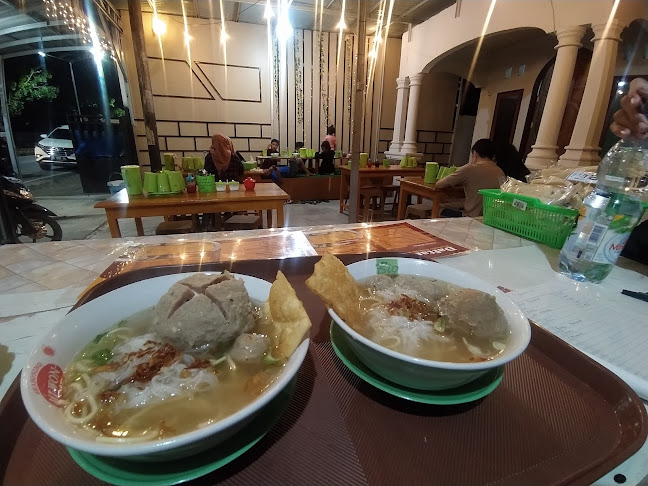 "Rumah Bakso 28"