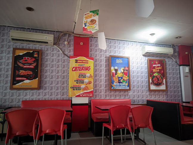 Rocket Chicken Pramuka 1 - Gastronomi dan perhotelan