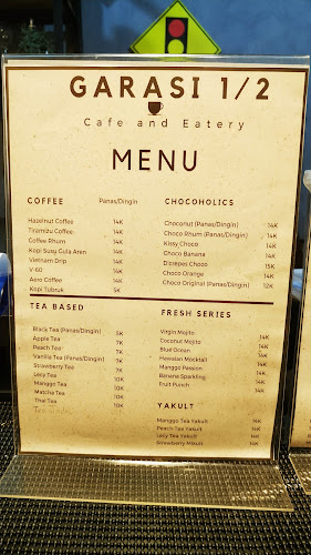 Garasi 1/2 Cafe and Eatery - Gastronomi dan perhotelan