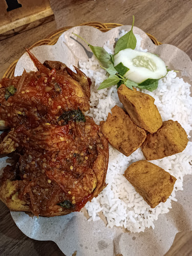 BEBEK GORENG BALIKPAPAN - Gastronomi dan perhotelan