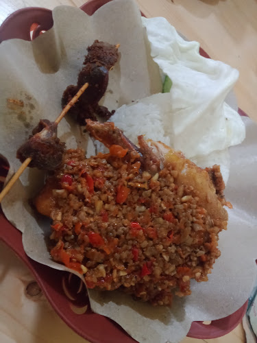 Ayam Gepuk Pak Gembus Airlangga University - Gastronomi dan perhotelan