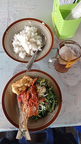 Opinii despre Warung Makan Mbak Pur în Kota Semarang - Gastronomi dan perhotelan