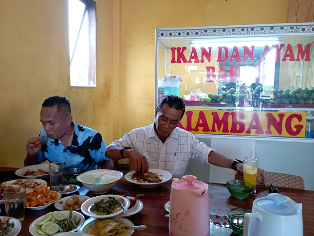 Comentarii opinii despre Rumah Makan Kiambang