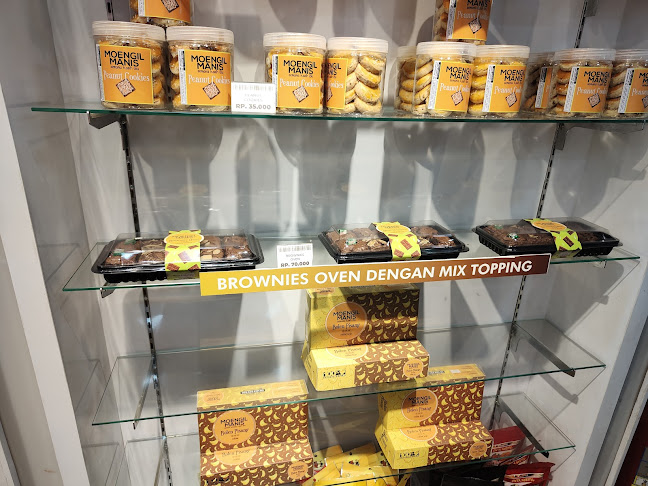 Bandar Udara Internasional Soekarno–Hatta, Shopping Arcade Terminal 1A Keberangkatan, RT.001/RW.010, Pajang, Kec. Benda, Kota Tangerang, Banten 15126