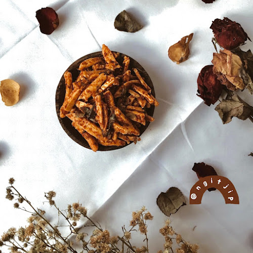 Jl. Swadaya No.22, RT.03/RW.03, Pd. Pucung, Kec. Pd. Aren, Kota Tangerang Selatan, Banten 15229