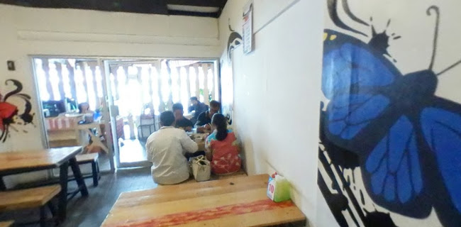 Opinii despre Warung Bu Komang în Kabupaten Bantul - Gastronomi dan perhotelan