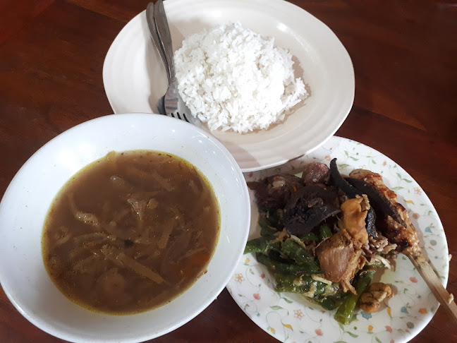 Opinii despre Lawar Bali Kartika în Kota Denpasar - Gastronomi dan perhotelan