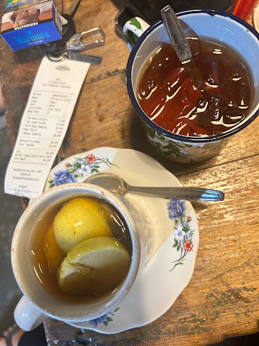 Opinii despre Warung Kopi Imah Babaturan 1 în Kota Bandung - Gastronomi dan perhotelan