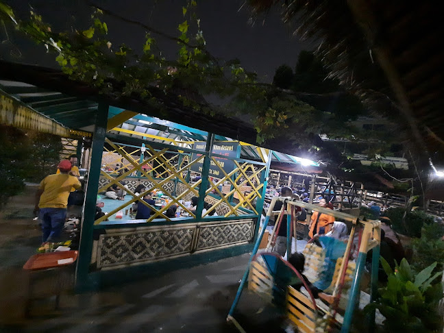 Comentarii opinii despre Rumah Makan Khas Betawi Babeh Sadeli