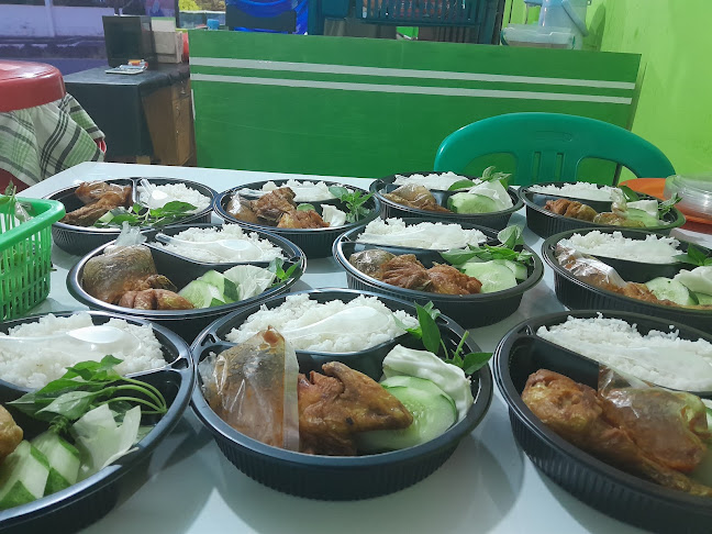 RM. SEAFOOD DAN PECEL LELE RESTU IBU 4