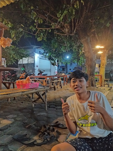 Angkringan OE templek - Gastronomi dan perhotelan