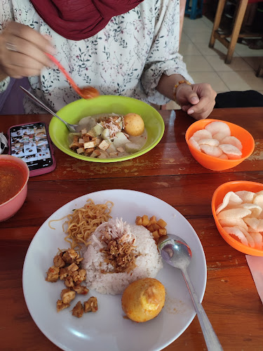 Opinii despre nasi uduk & lontong opor bu antie în Kota Semarang - Gastronomi dan perhotelan