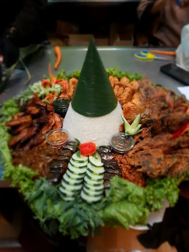 Comentarii opinii despre AYAM BAKAR WONG SOLO RUNGKUT MADYA