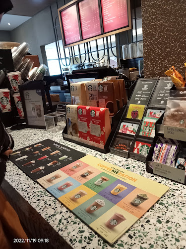 Opinii despre Starbucks Siliwangi Sukabumi în Kota Sukabumi - Gastronomi dan perhotelan