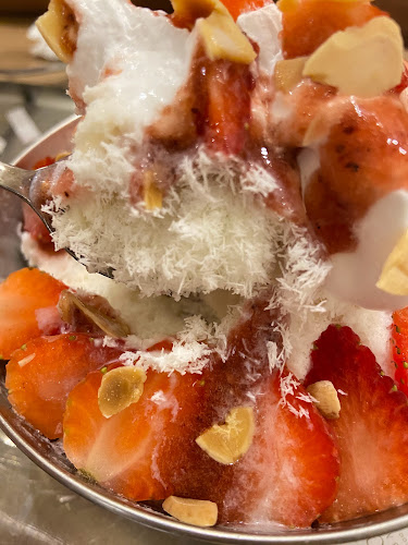 Joyi Bakes Cafe - Tiramisu Bingsoo Tea Dessert - Gastronomi dan perhotelan