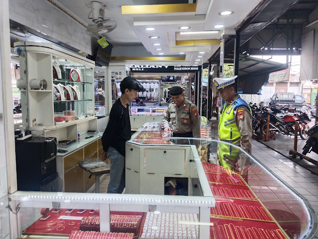 RMQG+P98, Jl. Halim Perdana Kusuma, RT.002/RW.001, Batuceper, Kec. Batuceper, Kota Tangerang, Banten 15122