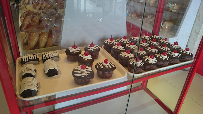 Gloria Bread & Cake - Gastronomi dan perhotelan