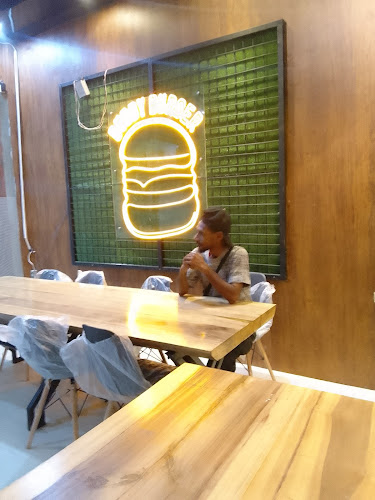 Comentarii opinii despre BUDDY BURGER, Abepura