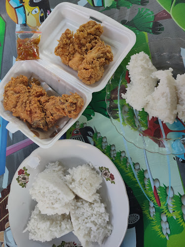 Opinii despre Rumah Makan Mak SRI în Kota Blitar - Gastronomi dan perhotelan