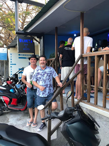 Comentarii opinii despre Blueys bar