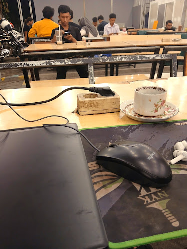 Opinii despre WARKOP BENING în Surabaya - Gastronomi dan perhotelan