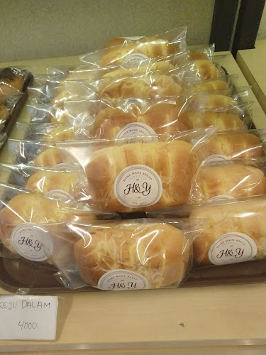 Toko Roti H&Y - Kota Tangerang