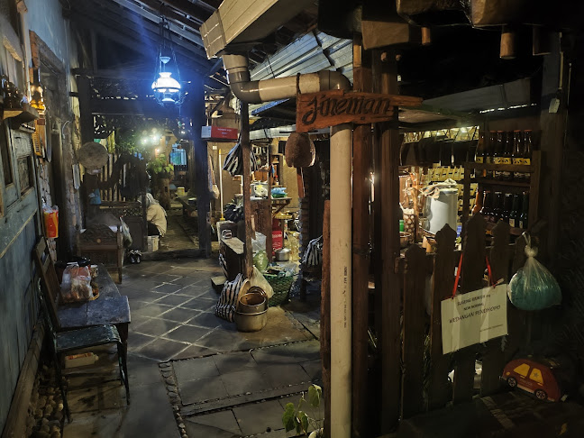 Jl. Srigading I No.20, Mangkubumen, Kec. Banjarsari, Kota Surakarta, Jawa Tengah 57139