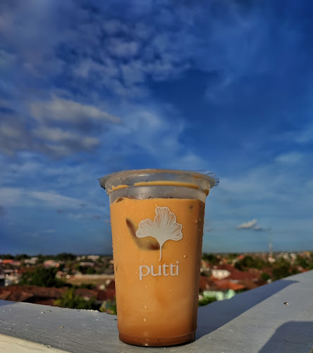 Opinii despre Putti în Kota Bandar Lampung - Gastronomi dan perhotelan