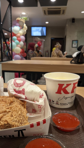 Comentarii opinii despre KFC Alauddin Makassar