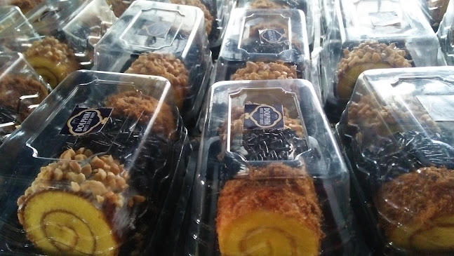 Dolphin - Gastronomi dan perhotelan