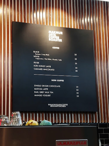 Jl. Lengkong Besar No.62, Cikawao, Kec. Lengkong, Kota Bandung, Jawa Barat 40261