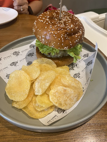 Opinii despre Seniman Coffee Trunojoyo în Surabaya - Gastronomi dan perhotelan