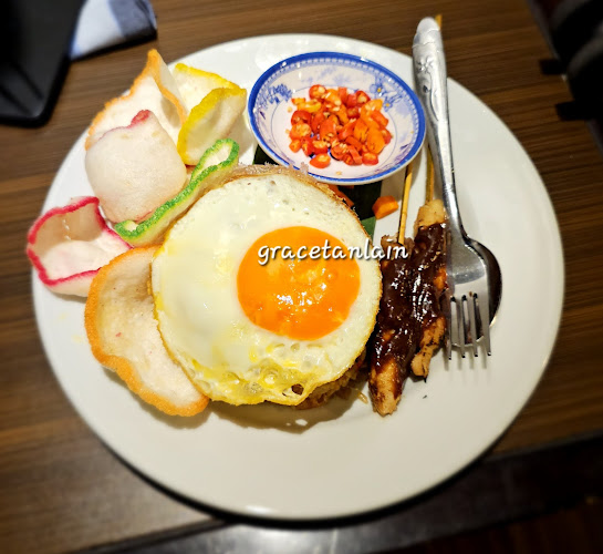 Opinii despre Moji Cafe & Tongkrongan în Surabaya - Gastronomi dan perhotelan