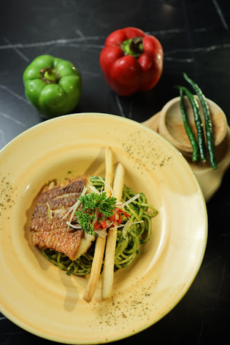 Opinii despre Noble Dine & Bar Manado în Kota Manado - Gastronomi dan perhotelan