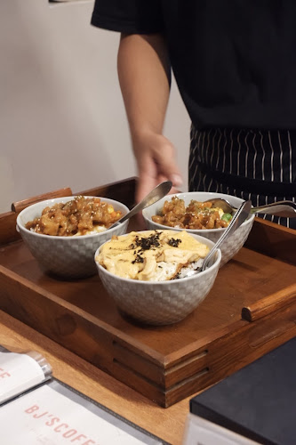 Comentarii opinii despre BJ’sCoffee