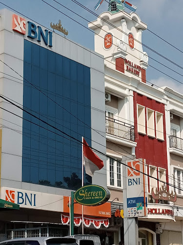 HOLLAND BAKERY BERINGIN RAYA - Kota Bandar Lampung