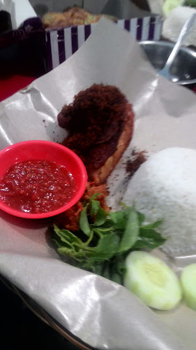 Nasi Uduk Acil Atmah - Gastronomi dan perhotelan