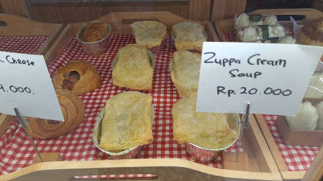 Jl. Gajah Mada No.74, Benua Melayu Darat, Kec. Pontianak Sel., Kota Pontianak, Kalimantan Barat 78122