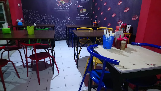 Jl. Tentara Genie Pelajar (TGP) No.18, Kepanjen Kidul, Kec. Kepanjenkidul, Kota Blitar, Jawa Timur 66117